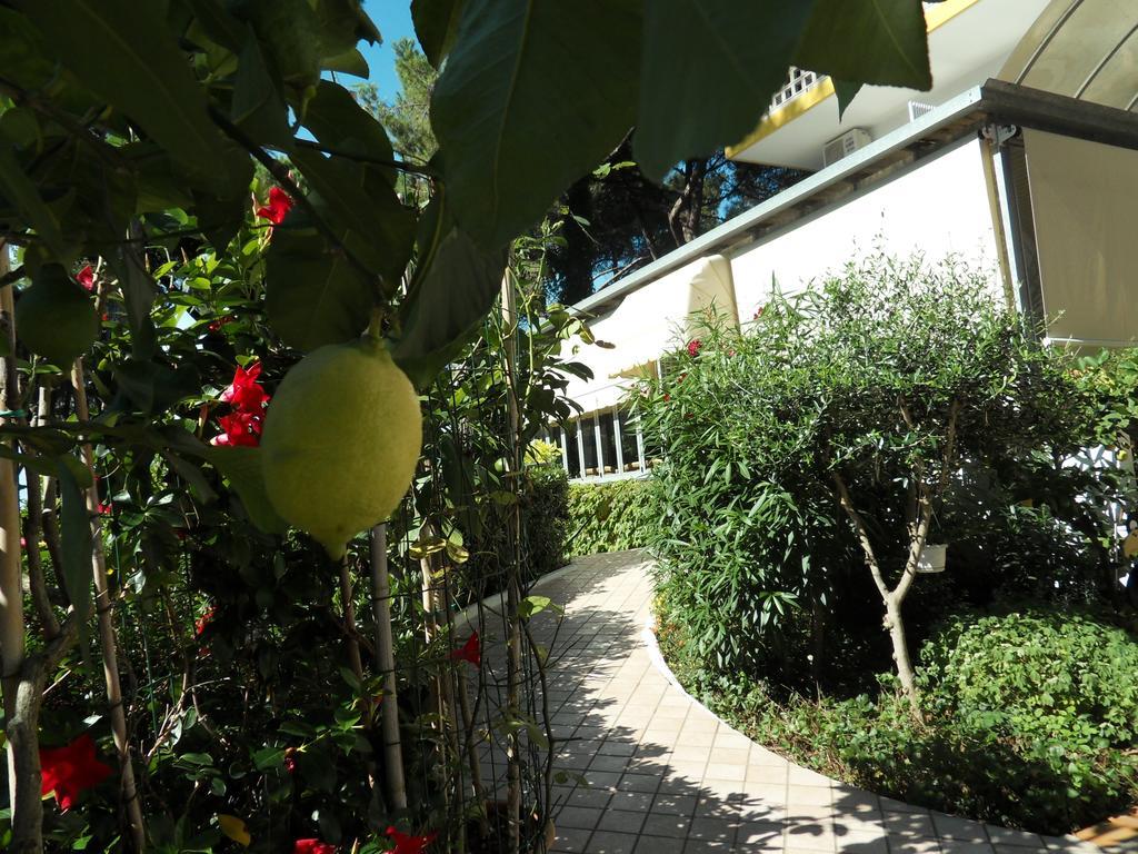 Hotel Abbazia Lignano Sabbiadoro Exterior foto